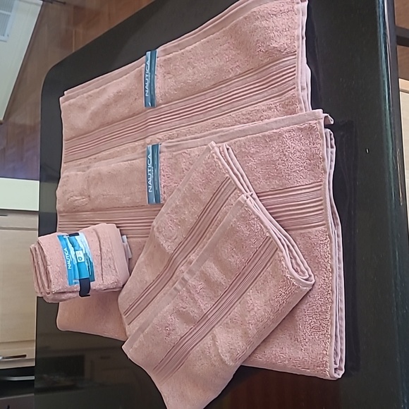 Nautica Bath Towel Set - Picture 2 of 9